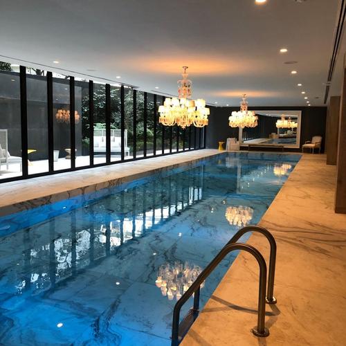 Portada de The Limited