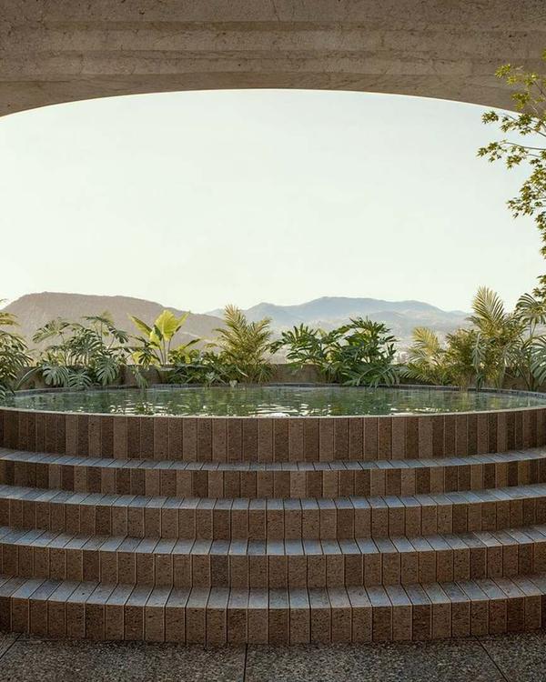 Portada de 613 Living